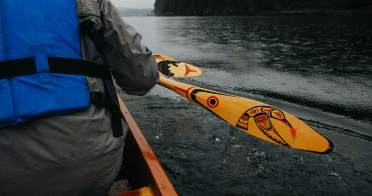 canoe paddles near newcastle island nanaimo